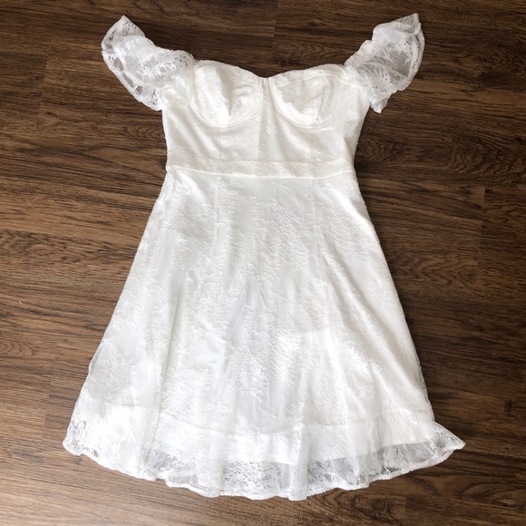 Astr Poppy Off Shoulder Lace Bustier Dress - Picture 2 of 8